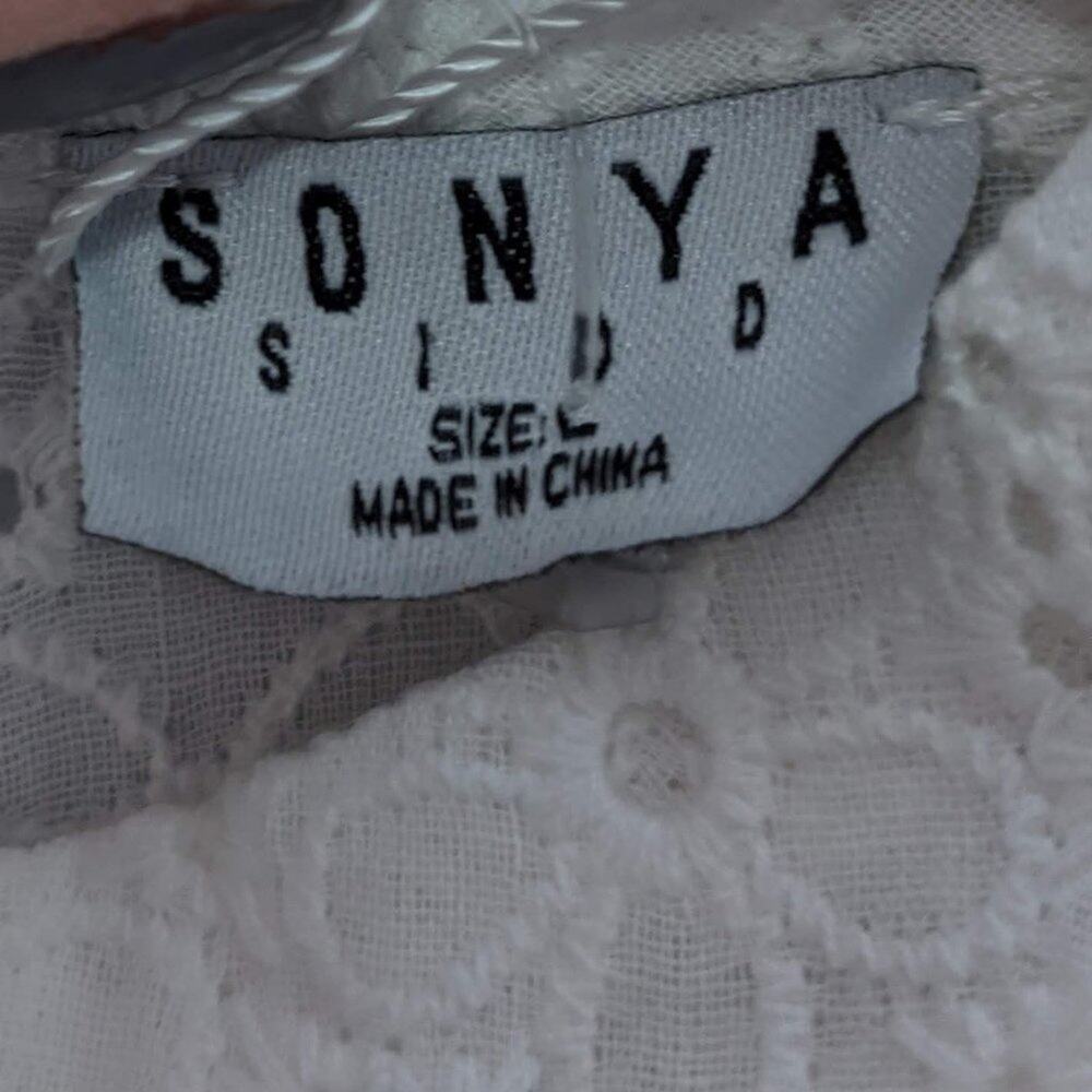 Sonya Sidd White Eyelet Button Back Ruffle Top L - Picture 5 of 9